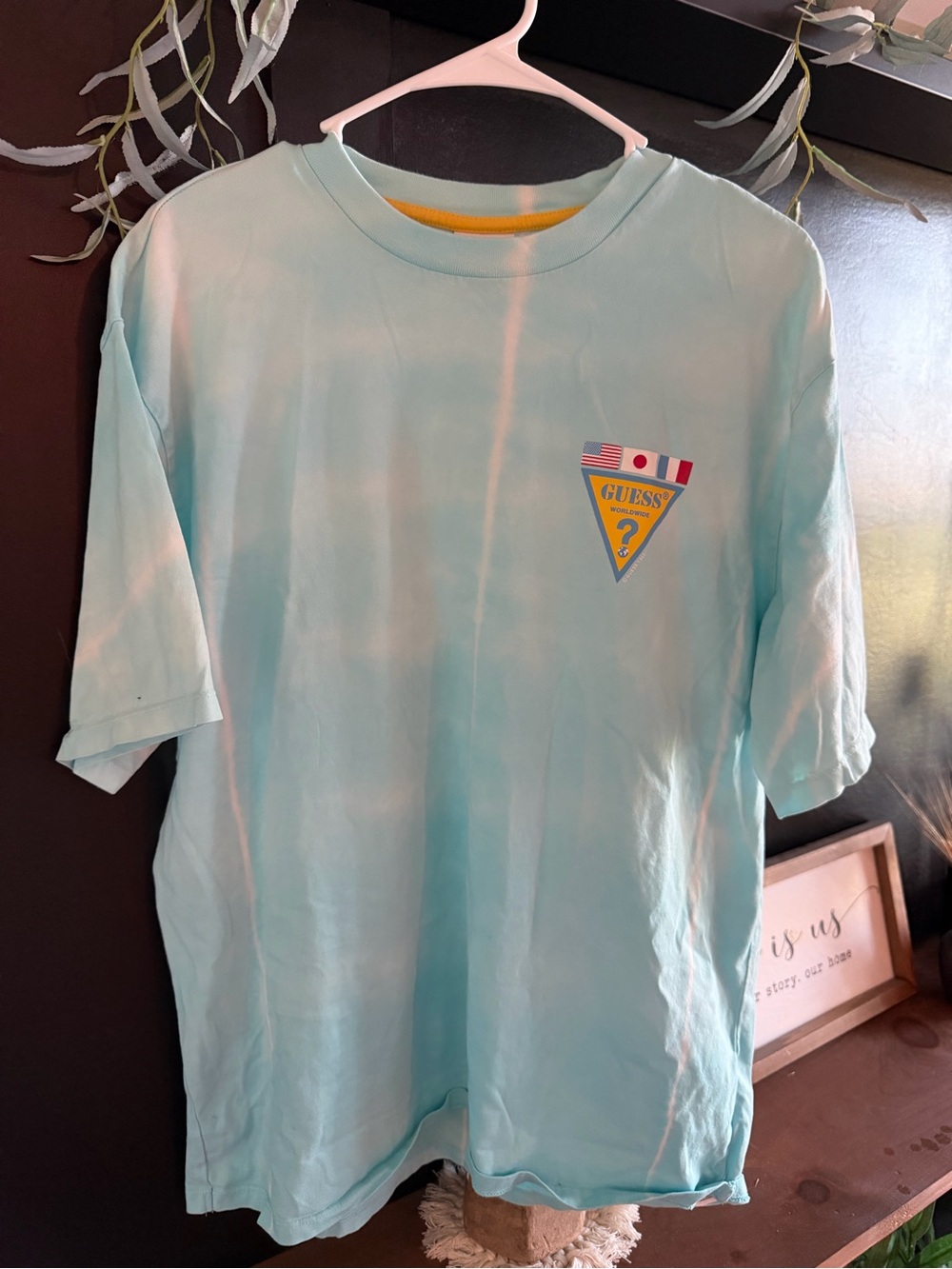 Guess Worldwide Tee